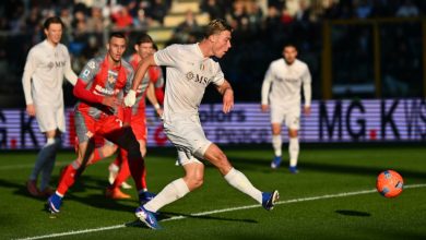 Rasmus Hojlund was clinical with both goals as Napoli conquered Jamie Vardy’s Cremonese to end 2025 on a high.